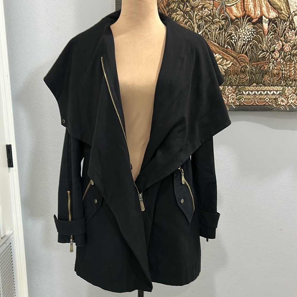 Vince Camuto Black Hooded Singe Waist /Coat. Size S